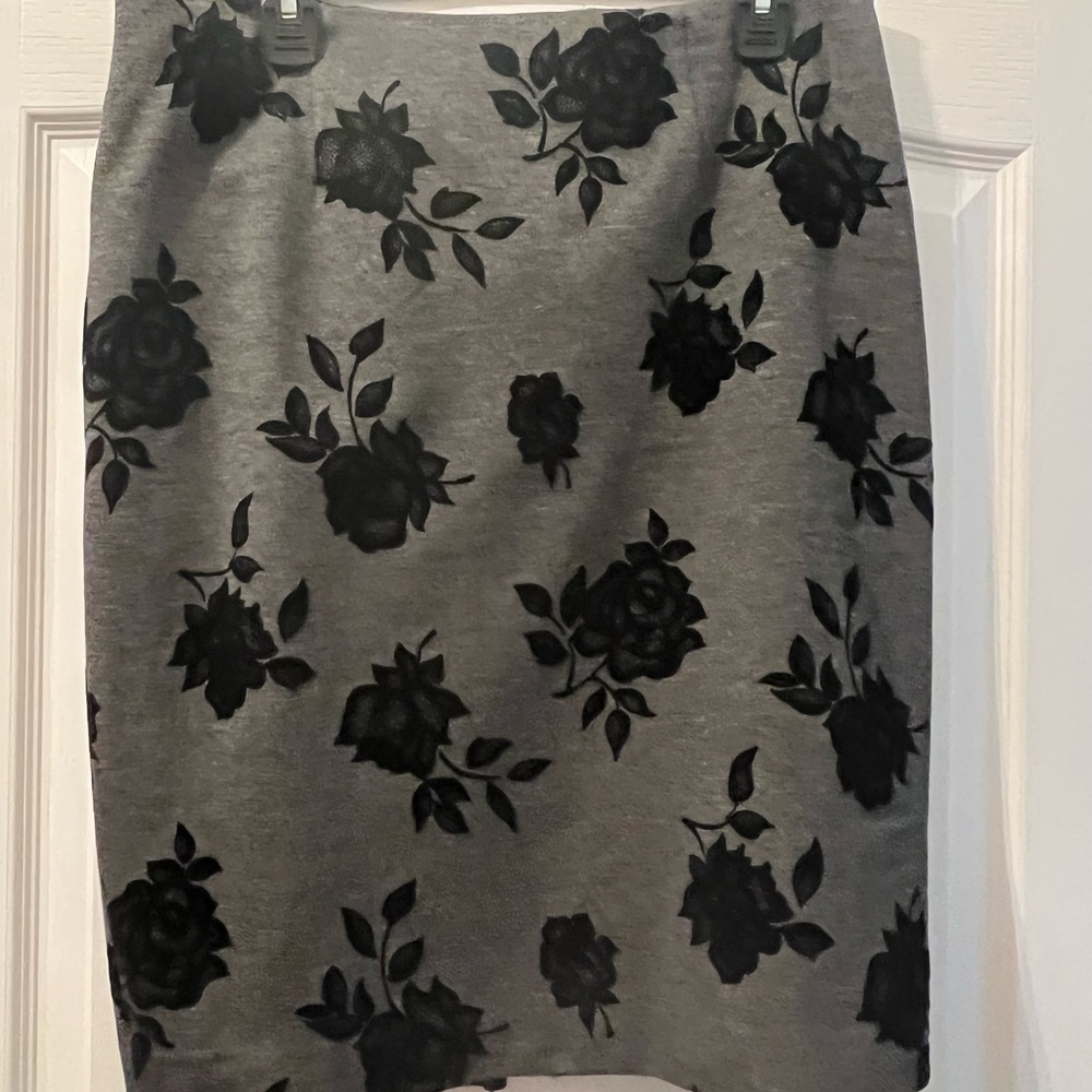 White House Black Market Business Skirt!